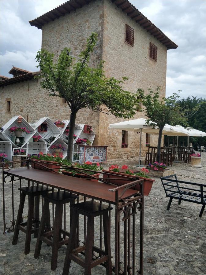 Posada Torre Palacio La Taxuela Villanueva la Lastra Exteriör bild